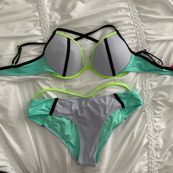 Victoria's Secret Other - Victoria’s Secret Tri Color Block Bikini Set